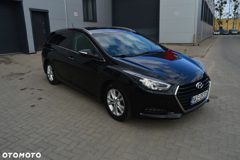 Hyundai i40 Kombi blue 1.6 Family+ - 11