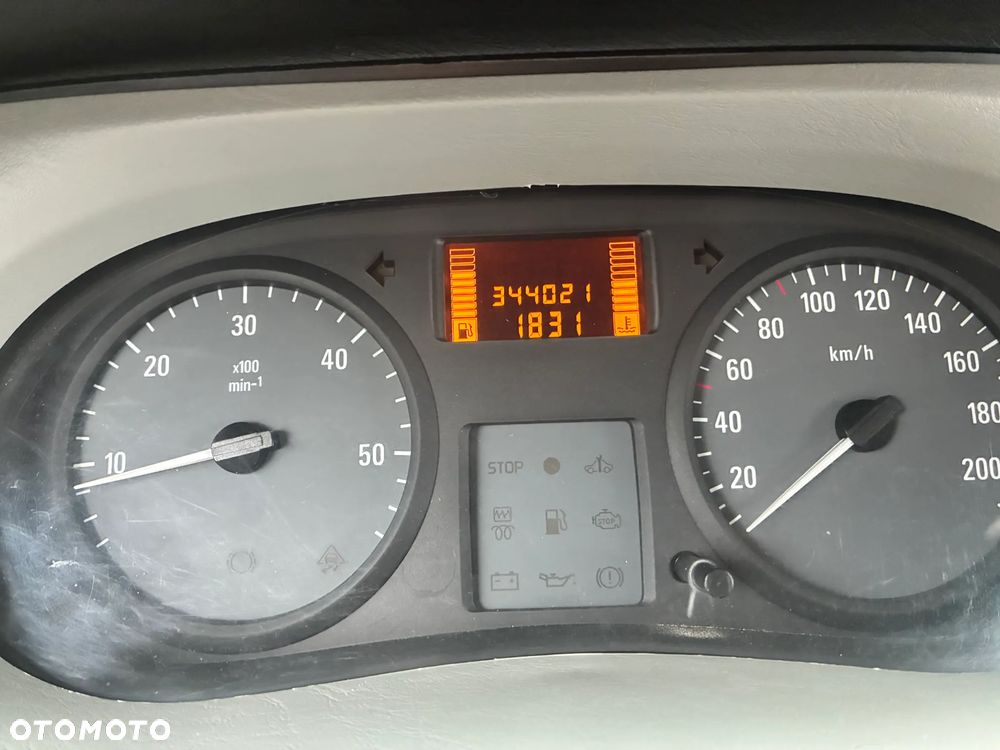 Opel Vivaro - 8