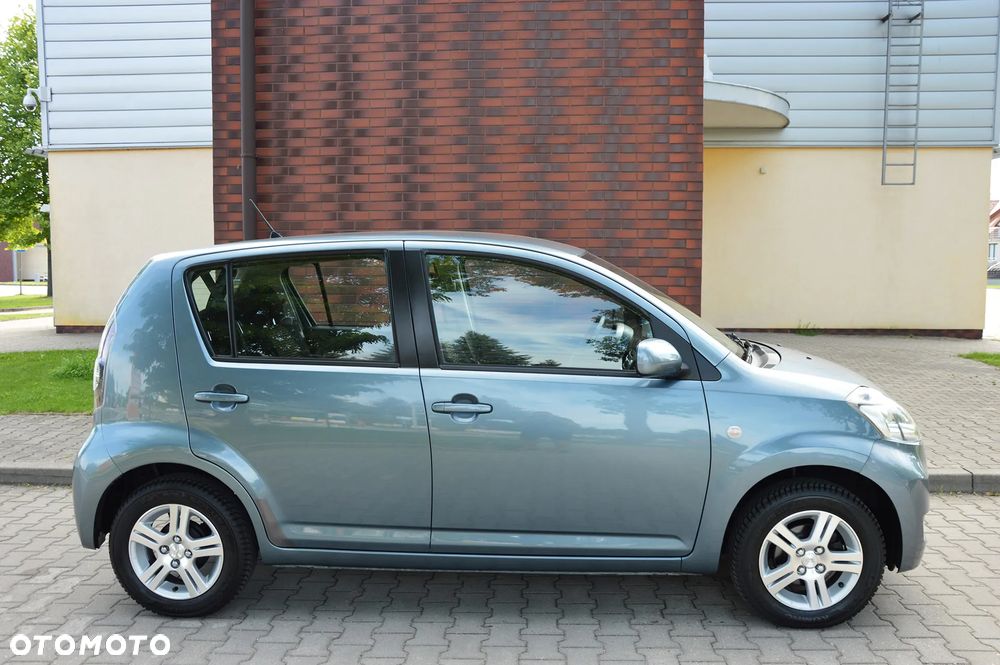 Daihatsu Sirion - 11