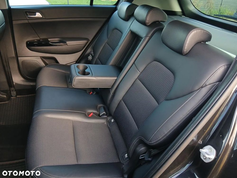 Kia Sportage 1.6 T-GDI Business Line 4WD - 18