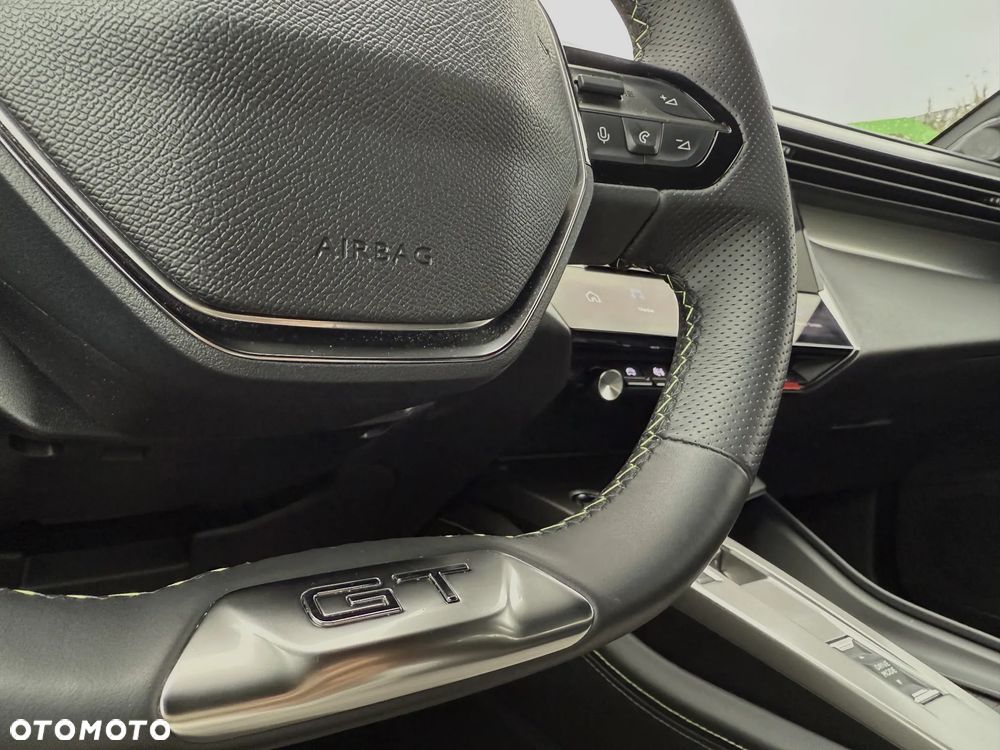 Peugeot 408 1.6 Plug-In Hybrid 180 GT EAT8 - 18