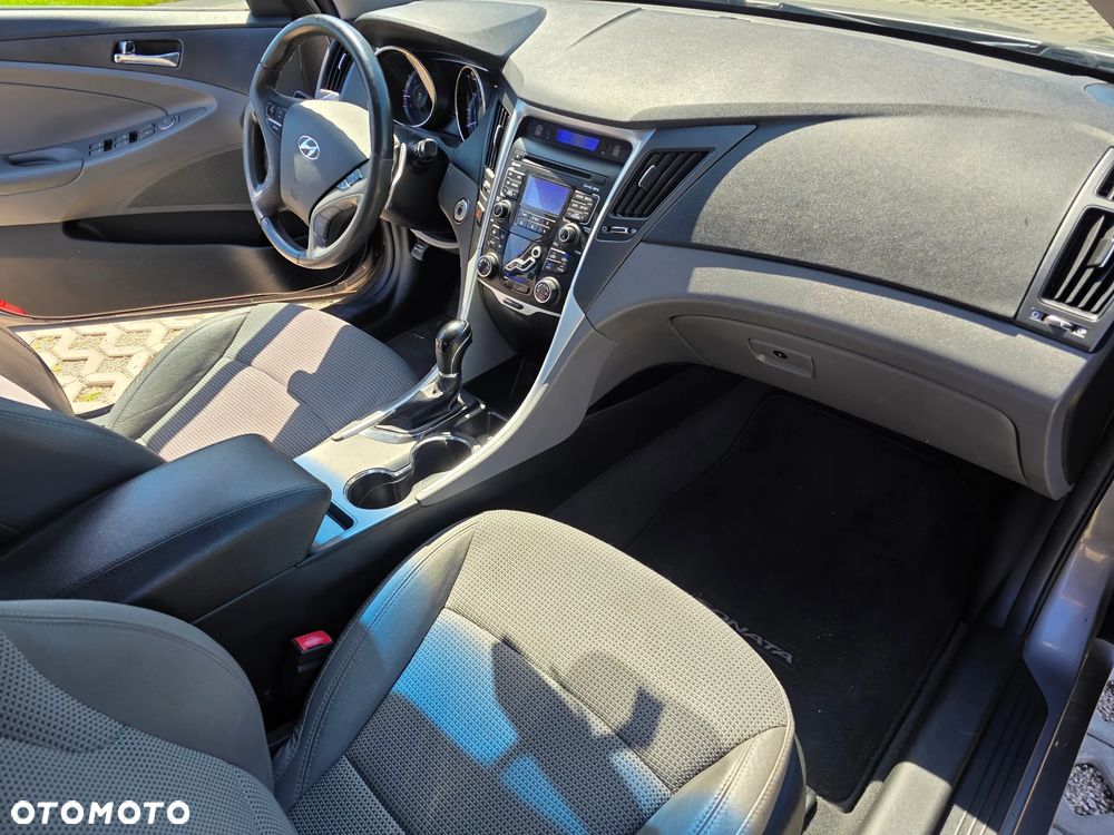 Hyundai Sonata - 10