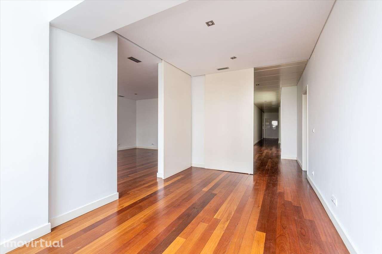 Apartamento T4 de luxo nas Avenidas Novas – Lisboa - Grande imagem: 3/29
