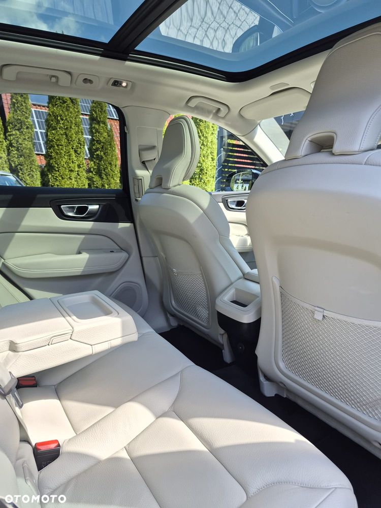 Volvo XC 60 B4 D AWD Momentum Pro - 3