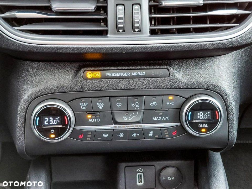 Ford Focus - 24