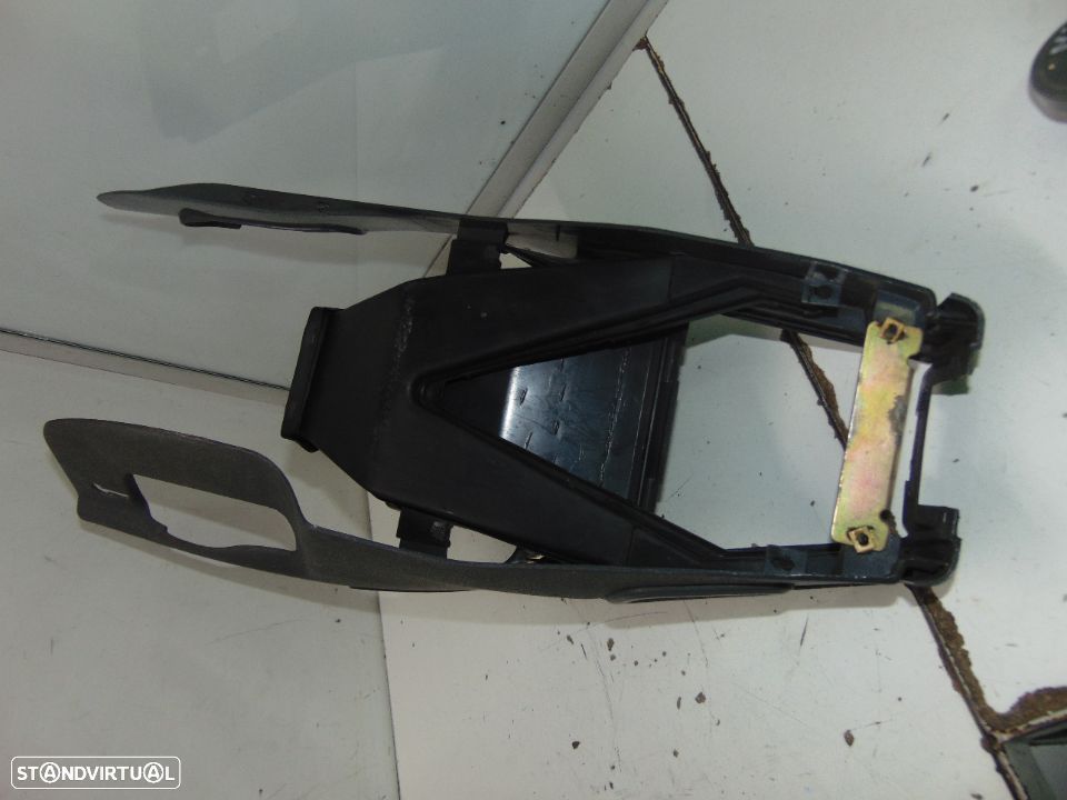 Peugeot 305 consola/Porta luvas - 6