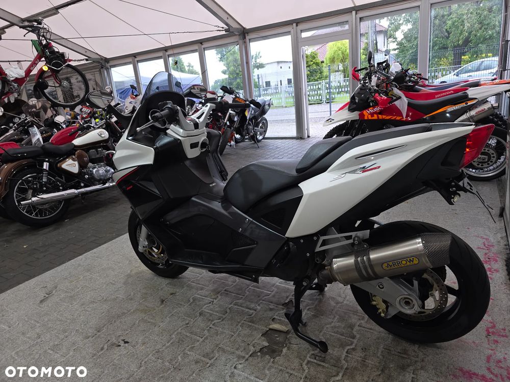 Aprilia SRV 850 - 9