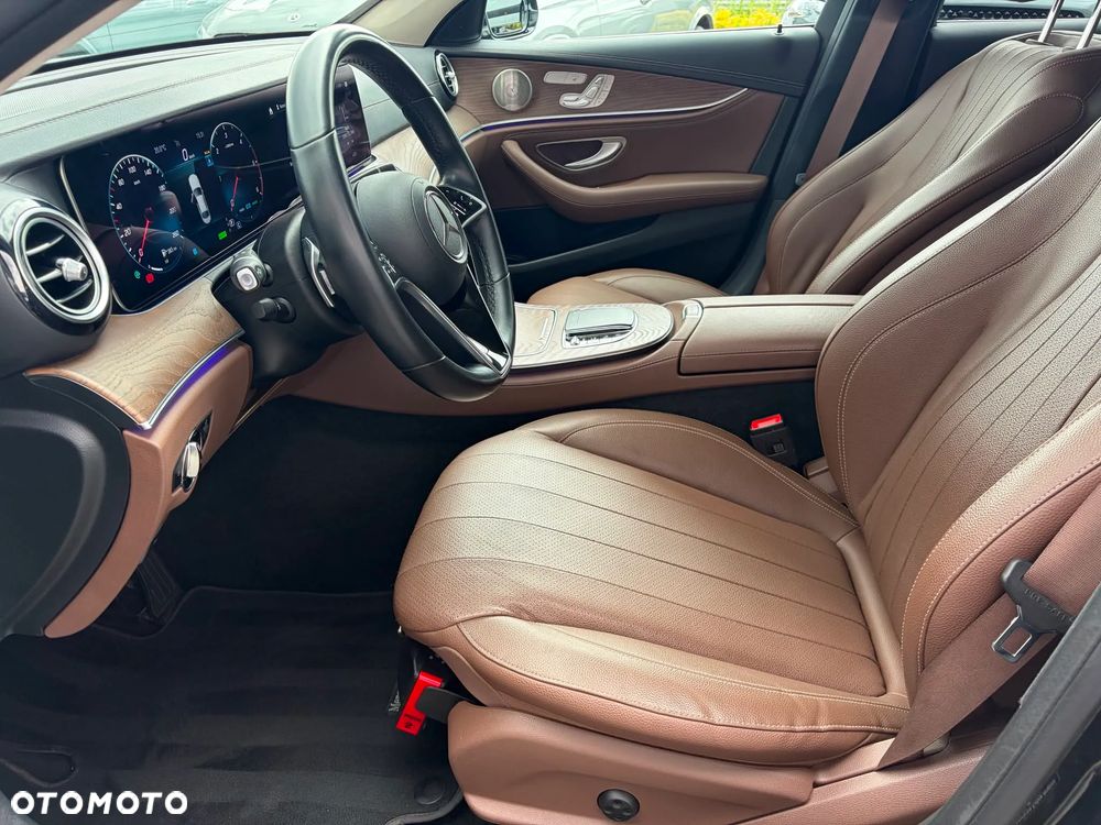 Mercedes-Benz Klasa E 220 d 4-Matic Exclusive - 25
