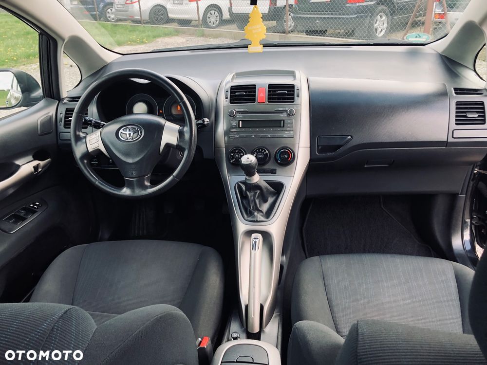 Toyota Auris 1.6 VVT-i Terra - 8