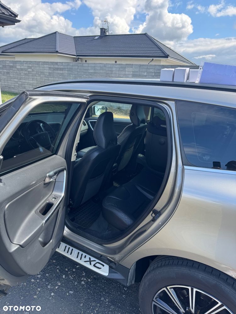 Volvo XC 60 D4 Momentum - 8