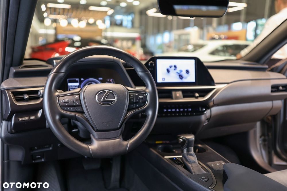 Lexus UX - 24