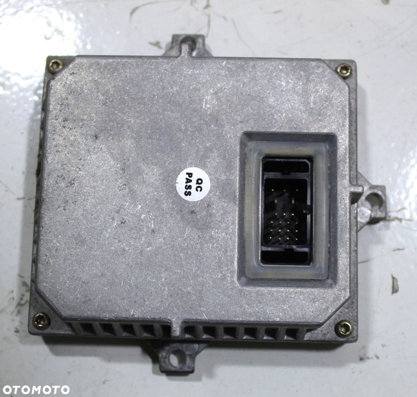PRZETWORNICA XENON BMW E63 E64 1307329082 - 3
