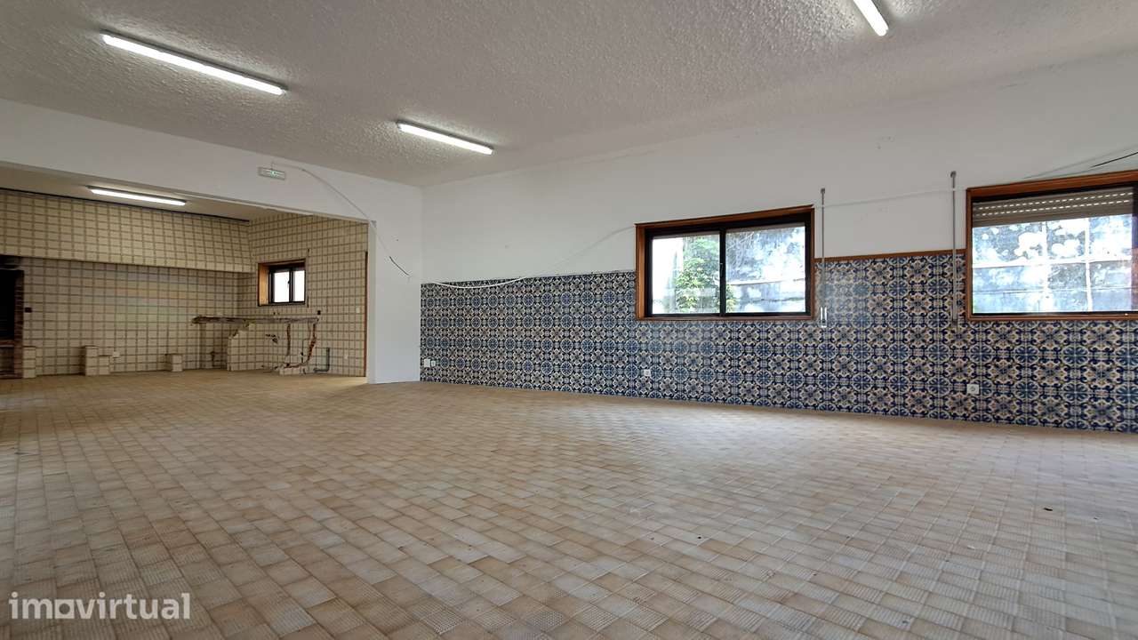 Oportunidade no Centro dos Carvalhos! (transformar em habitação) - Grande imagem: 4/10