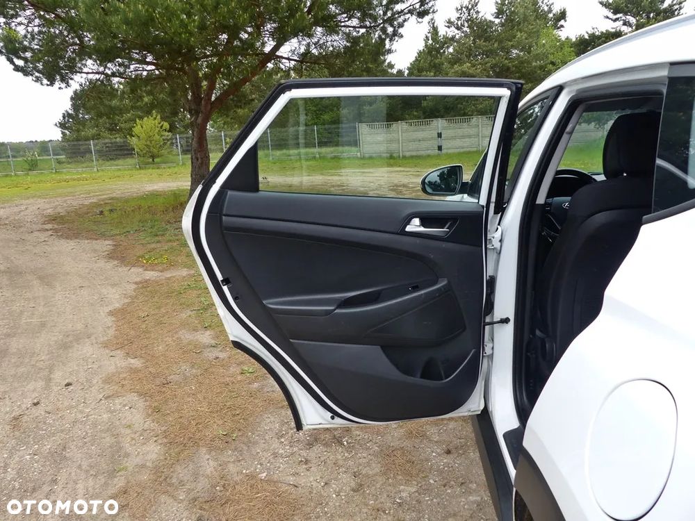 Hyundai Tucson 2.0 CRDi 4WD Automatik Advantage - 22