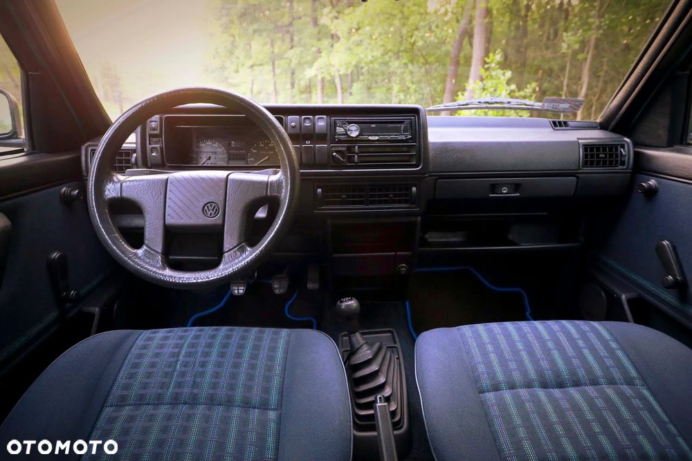 Volkswagen Golf 1.8 - 8