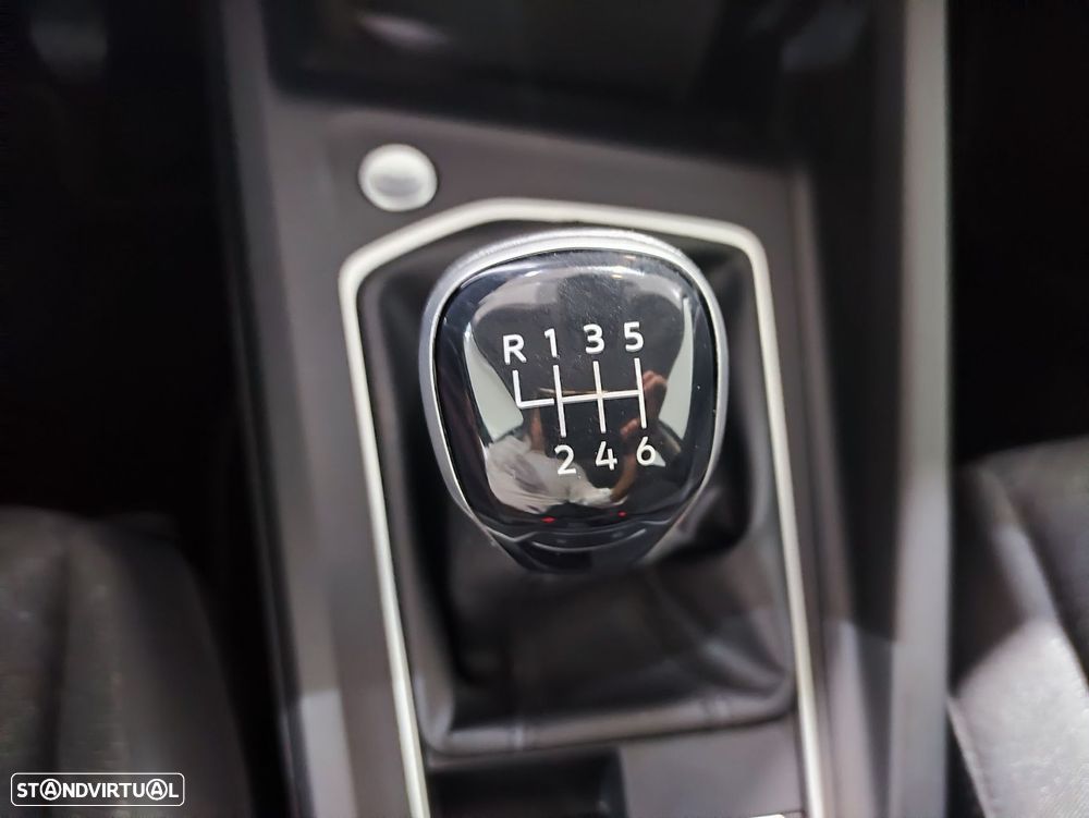 VW Golf 2.0 TDI Life - 23