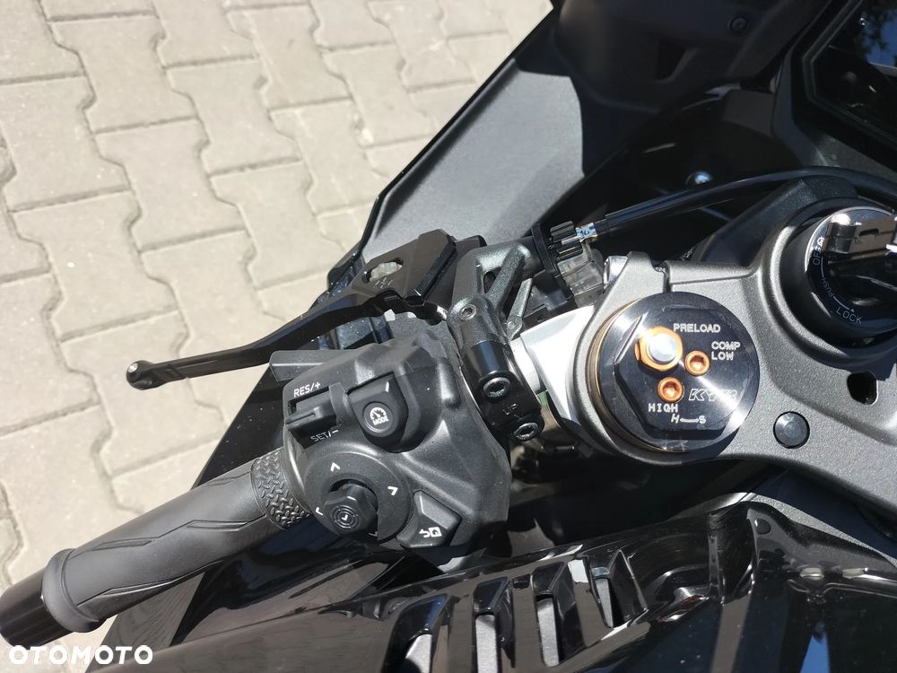 Yamaha R9 - 18