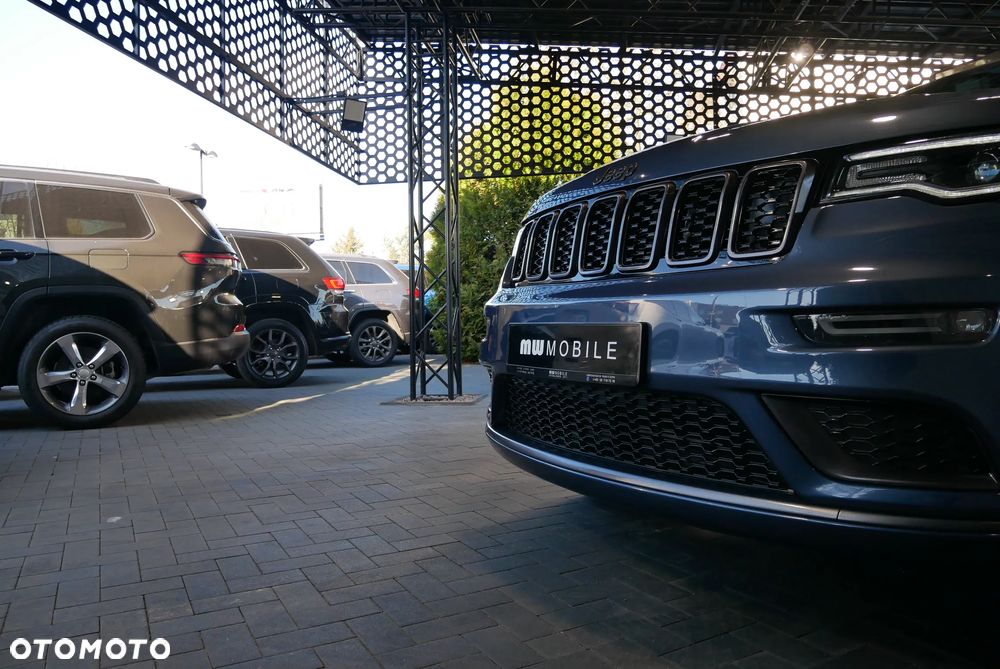 Jeep Grand Cherokee - 33