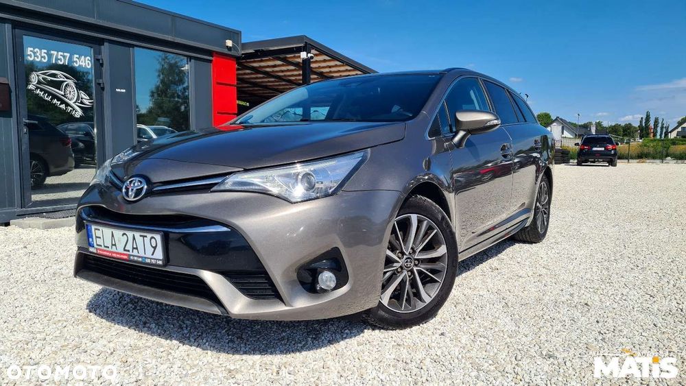 Toyota Avensis - 8