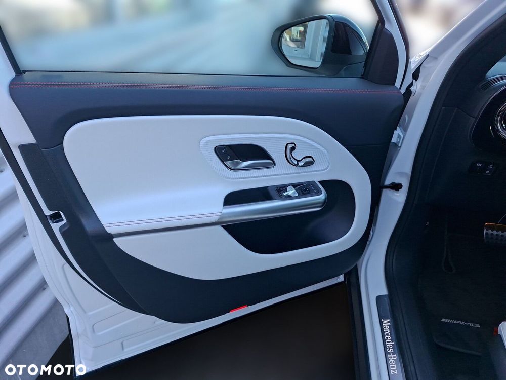 Mercedes-Benz GLB - 17
