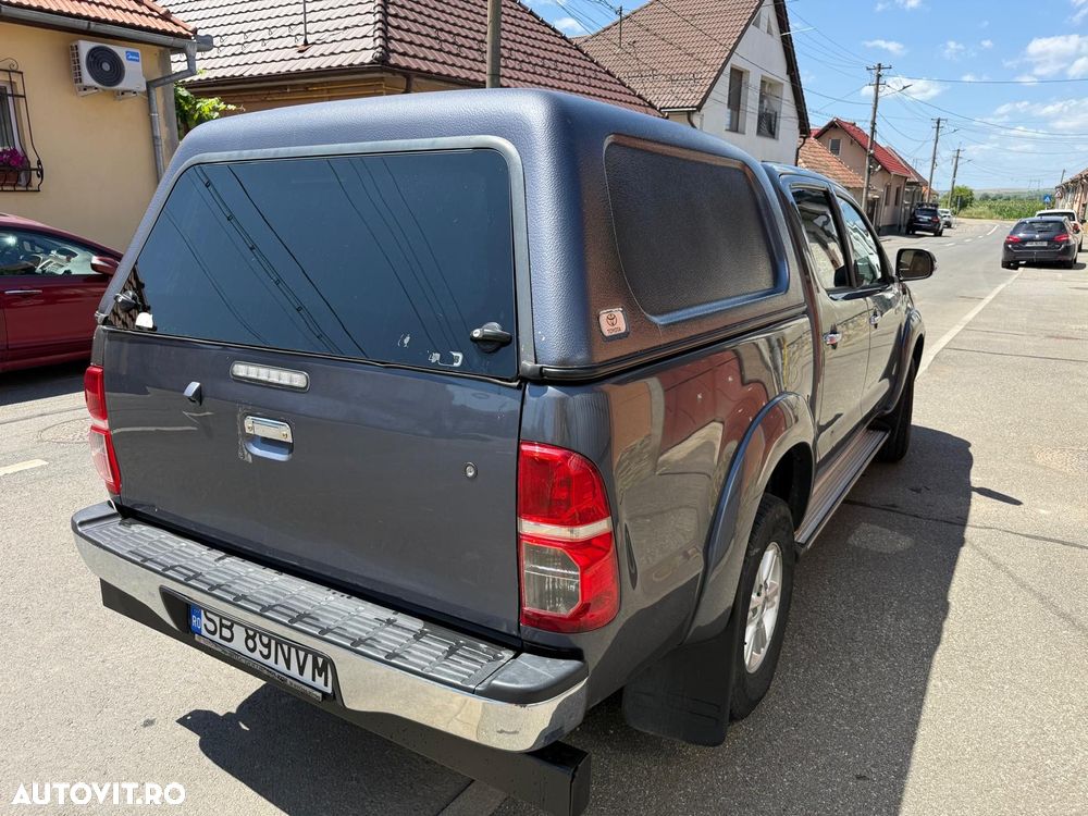 Toyota Hilux - 5
