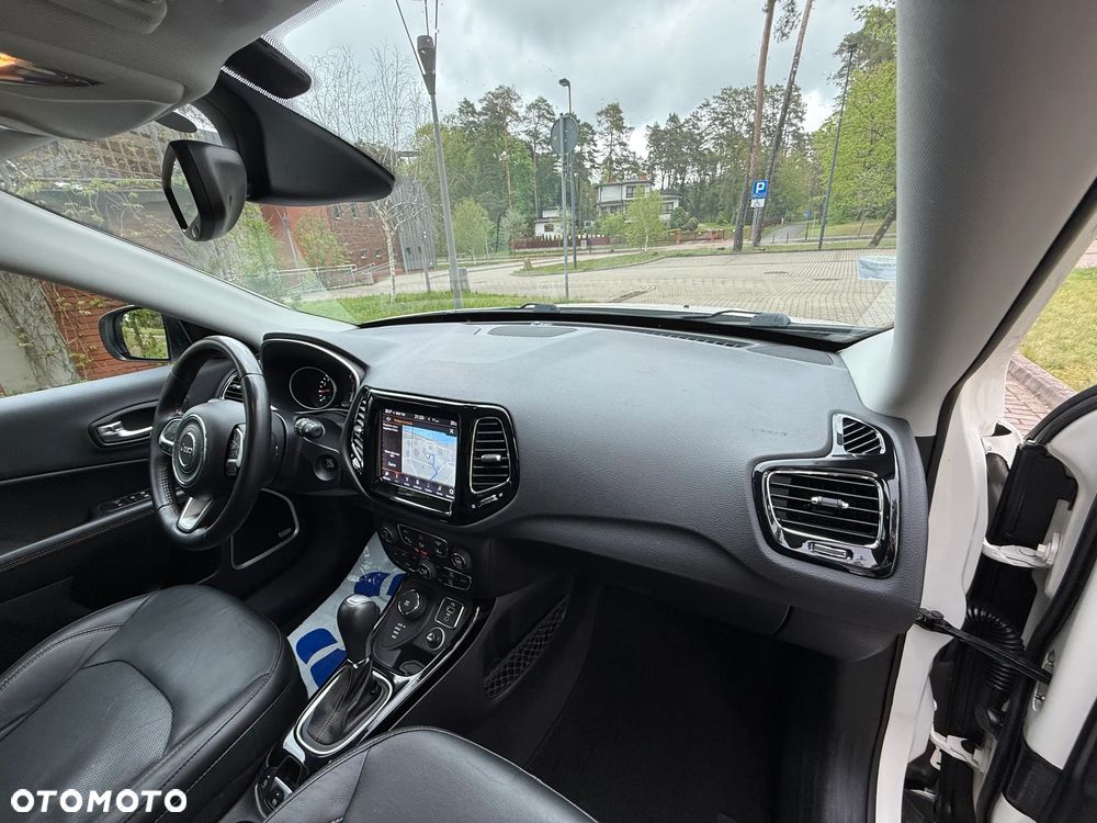 Jeep Compass - 27