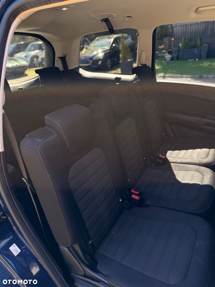 Ford Galaxy - 12