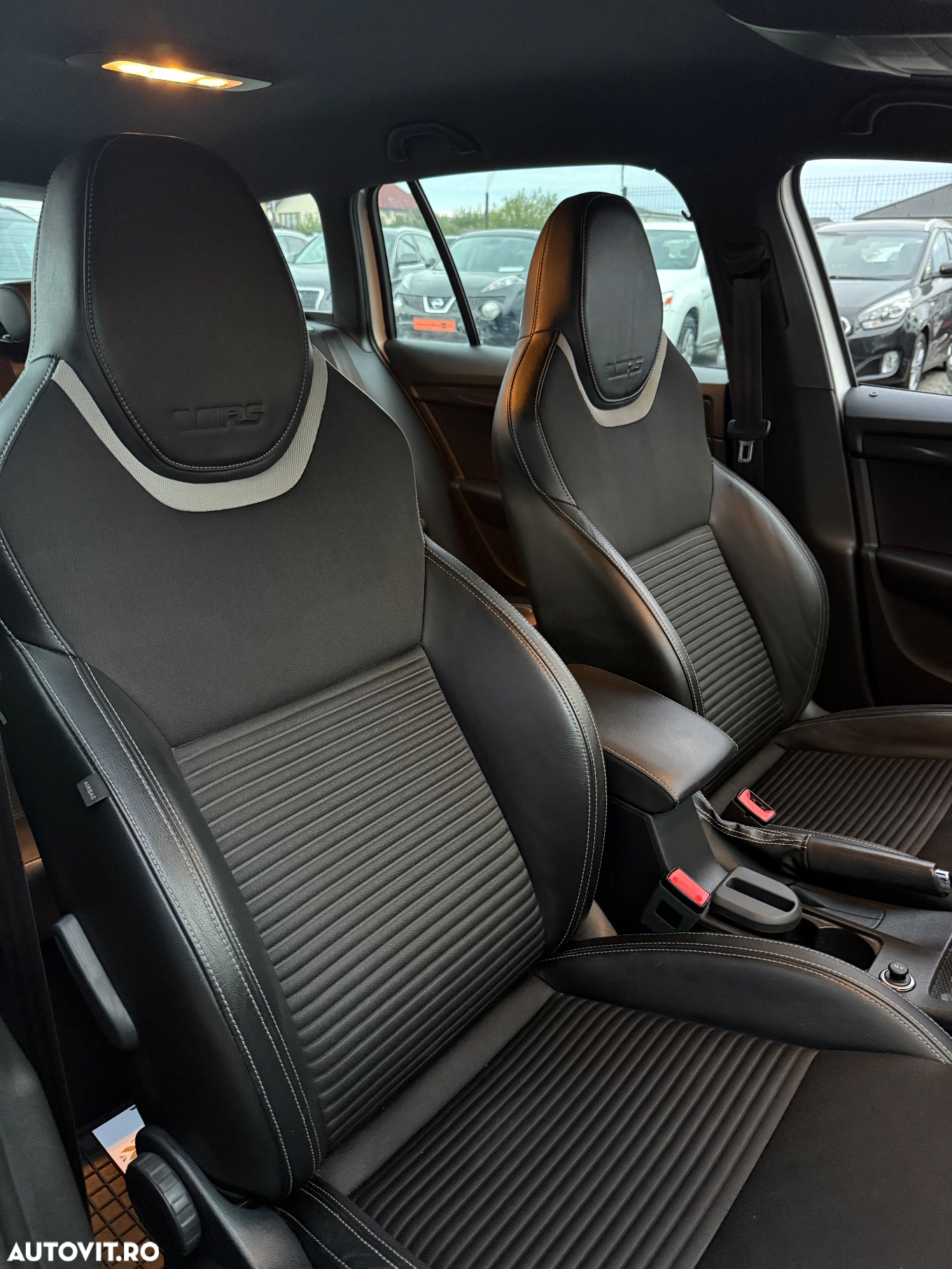 Skoda Octavia 2.0 TDI DSG RS - 13