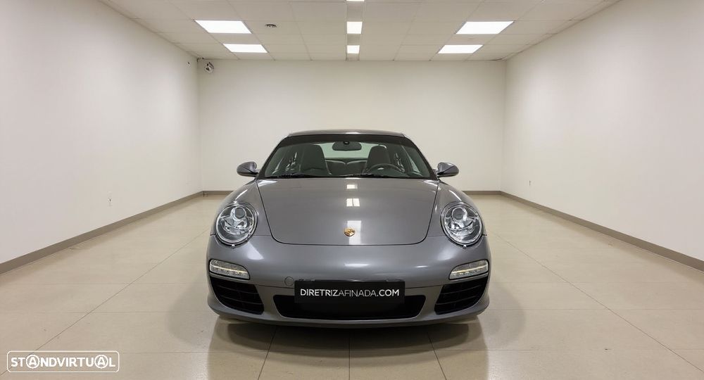 Porsche 911 (997) Carrera - 1