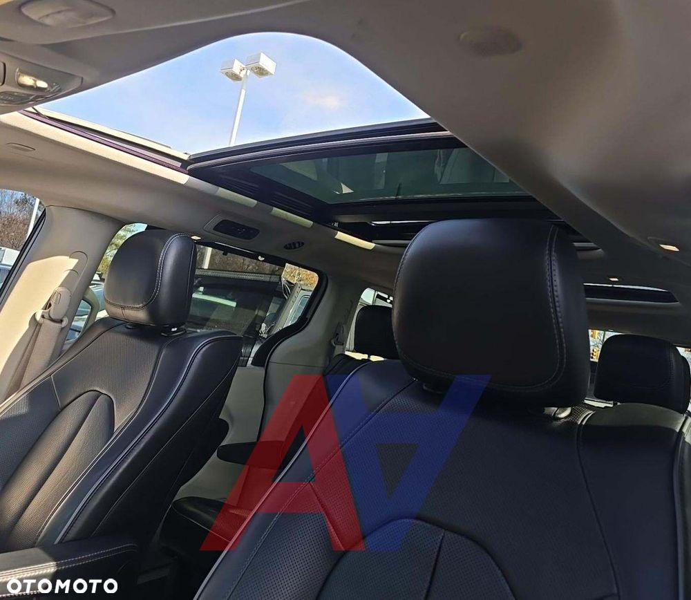 Chrysler Pacifica - 7