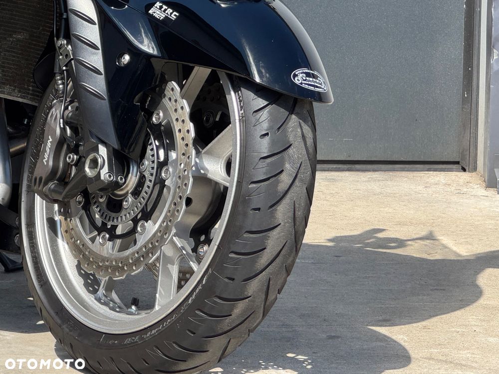 Kawasaki GTR - 5