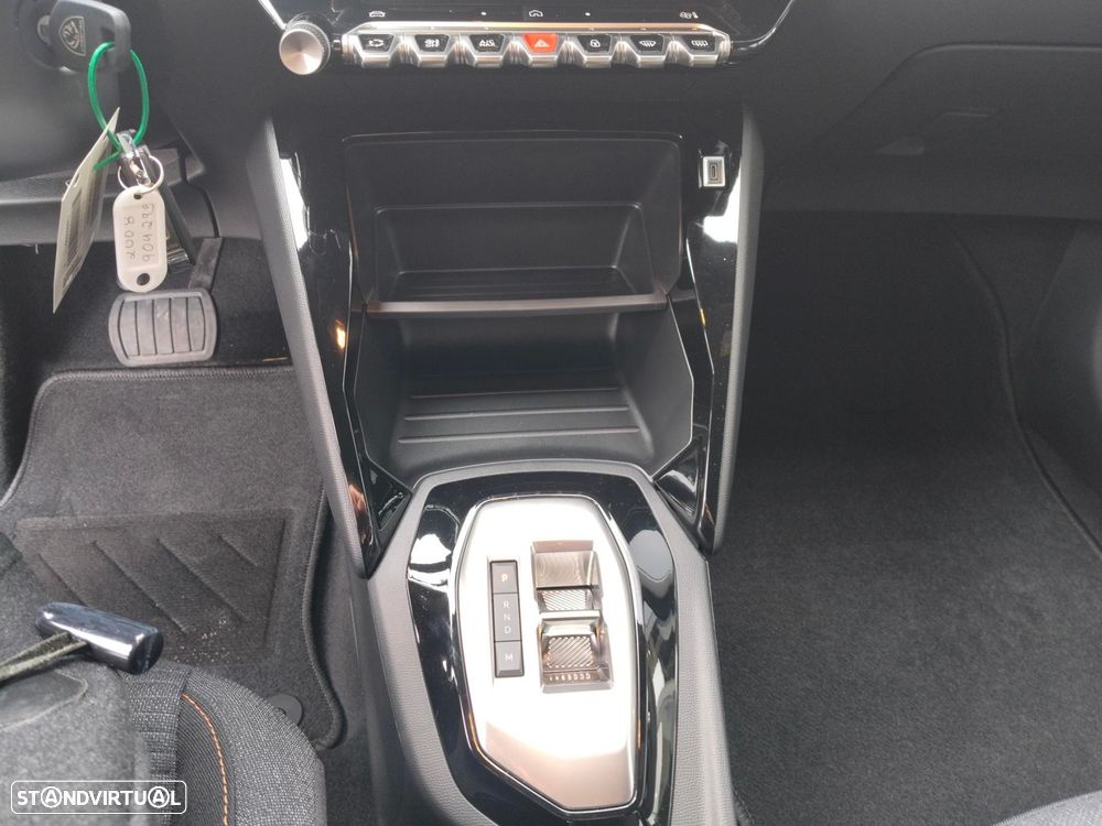 Peugeot 2008 - 10