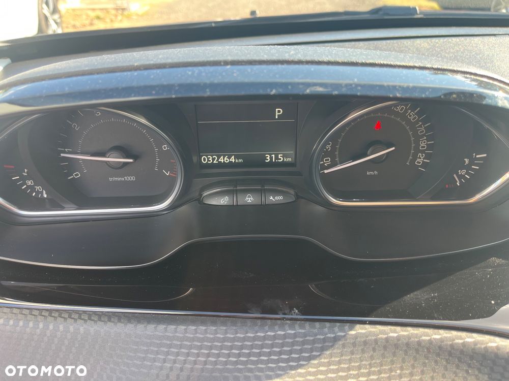 Peugeot 2008 - 9
