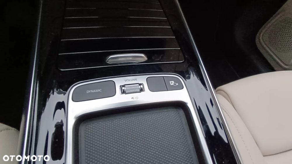 Mercedes-Benz GLA - 7