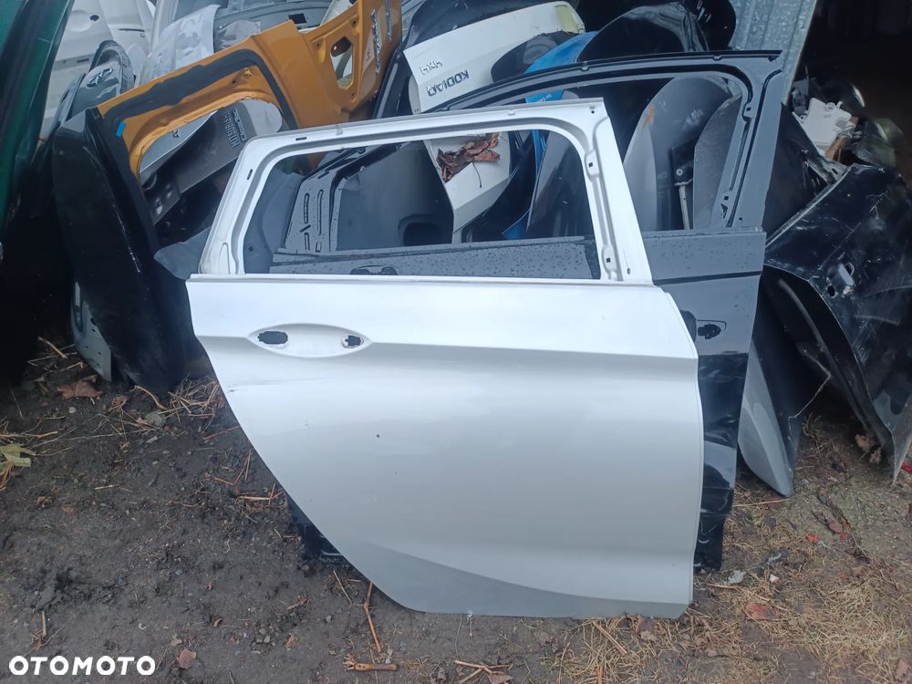Opel Astra k kombi drzwi tylne tył prawy prawe