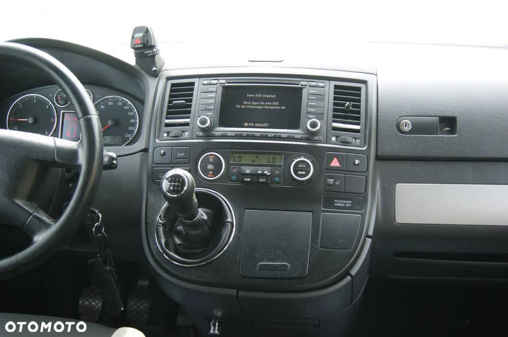 Volkswagen Multivan - 31