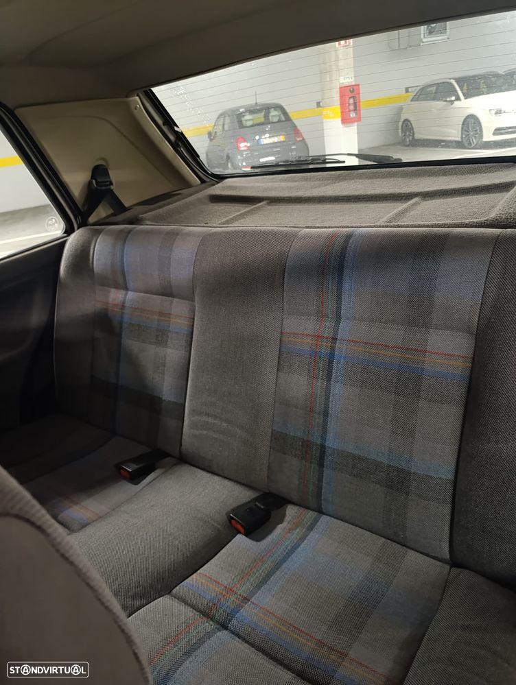VW Golf 1.3 GL - 12