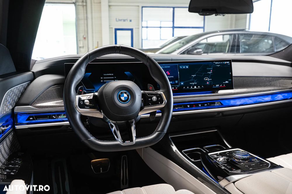 BMW M7 M760e xDrive - 29