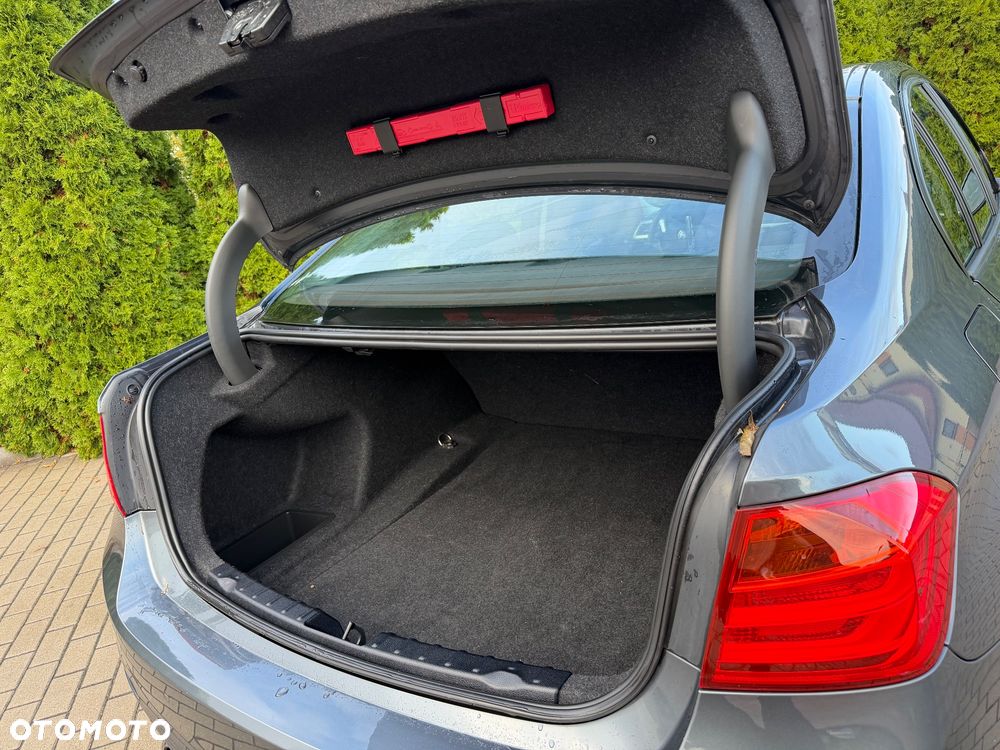 BMW Seria 3 - 25