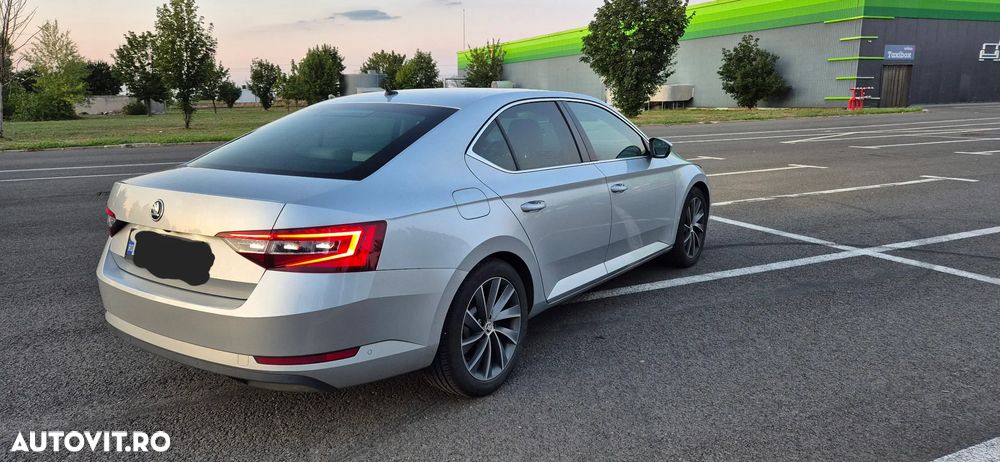 Skoda Superb 2.0 TDI DSG Laurin & Klement - 5