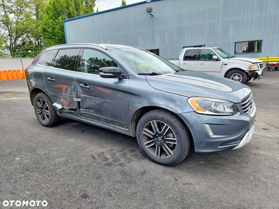 Volvo XC 60 T5 AWD Geartronic RDesign - 4