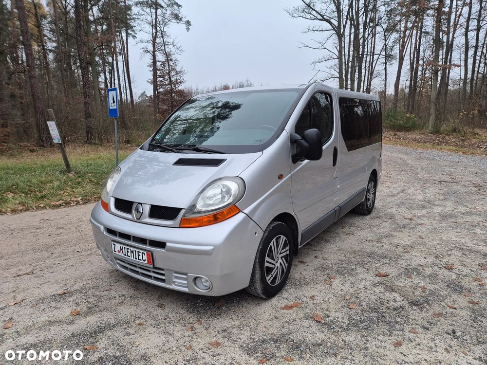 Renault Trafic dCi Passenger - 12