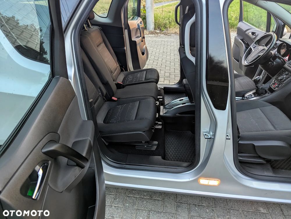Opel Meriva - 12