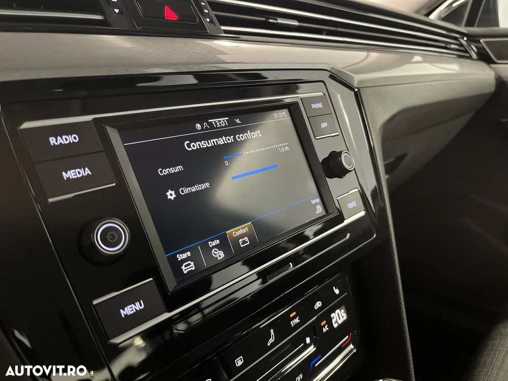 Volkswagen Passat 2.0 TDI DSG Comfortline - 19