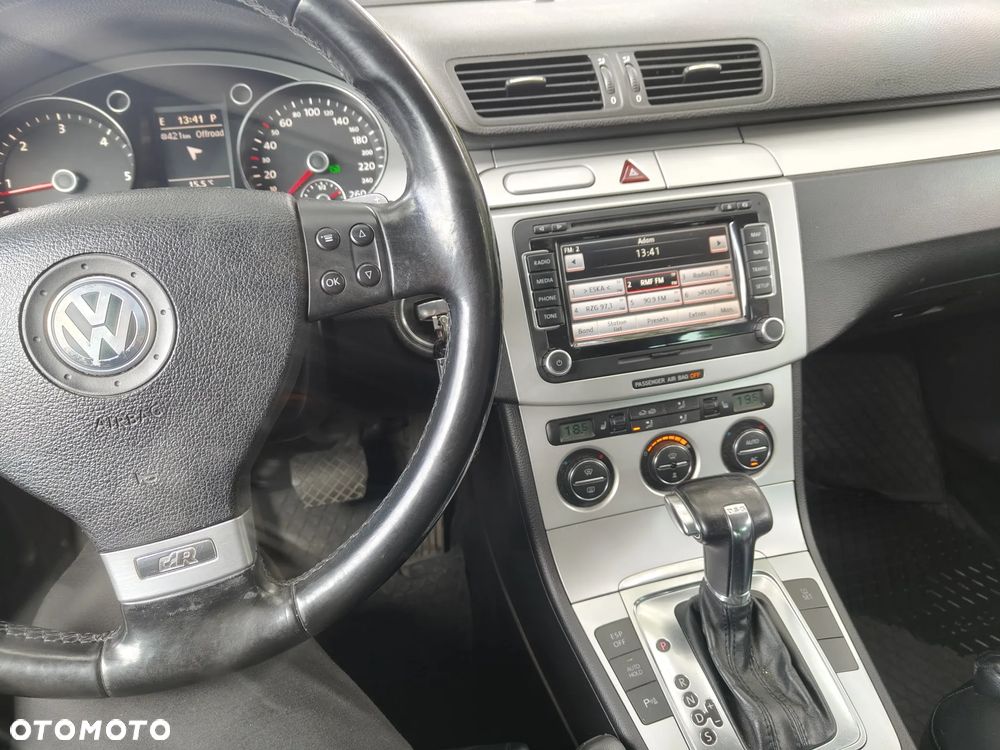 Volkswagen Passat 2.0 TDI DPF Sportline DSG - 22