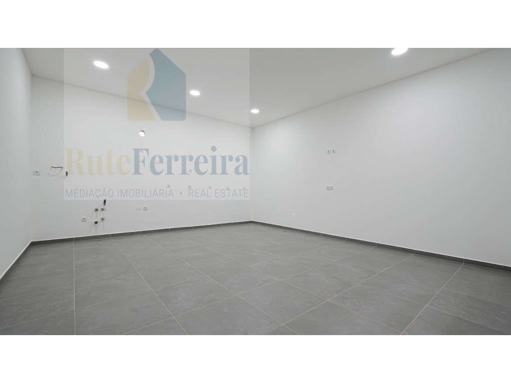 Armazém amplo com 4.890 m² de área bruta, ideal para logística, arm... - Grande imagem: 4/30