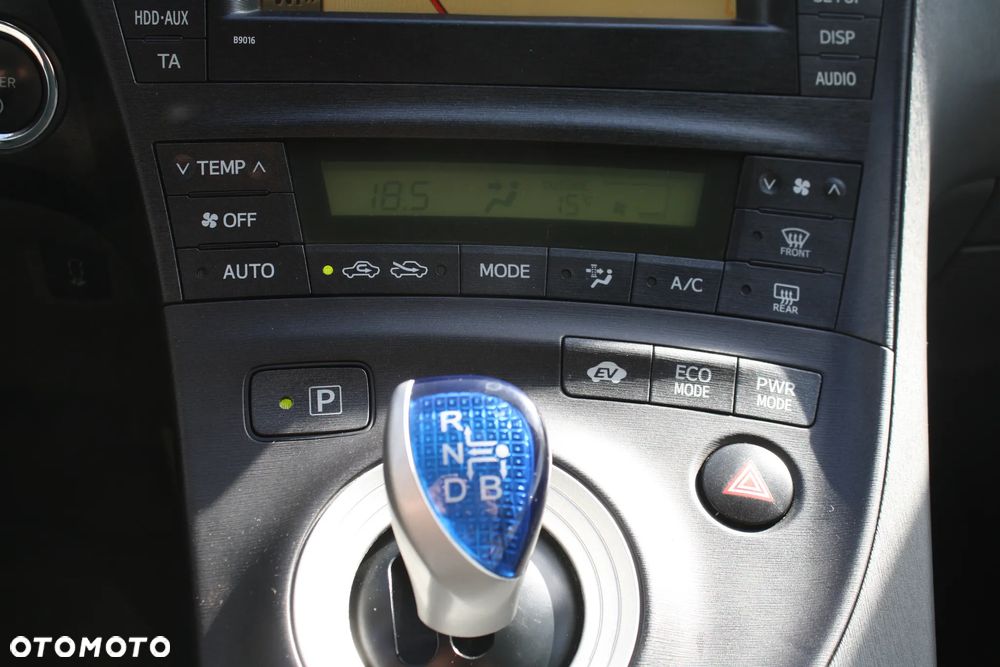 Toyota Prius (Hybrid) Executive - 15