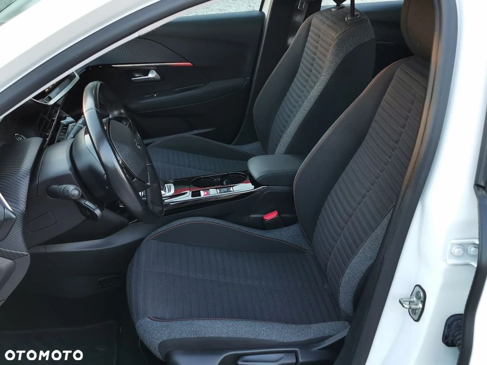 Peugeot 208 - 21
