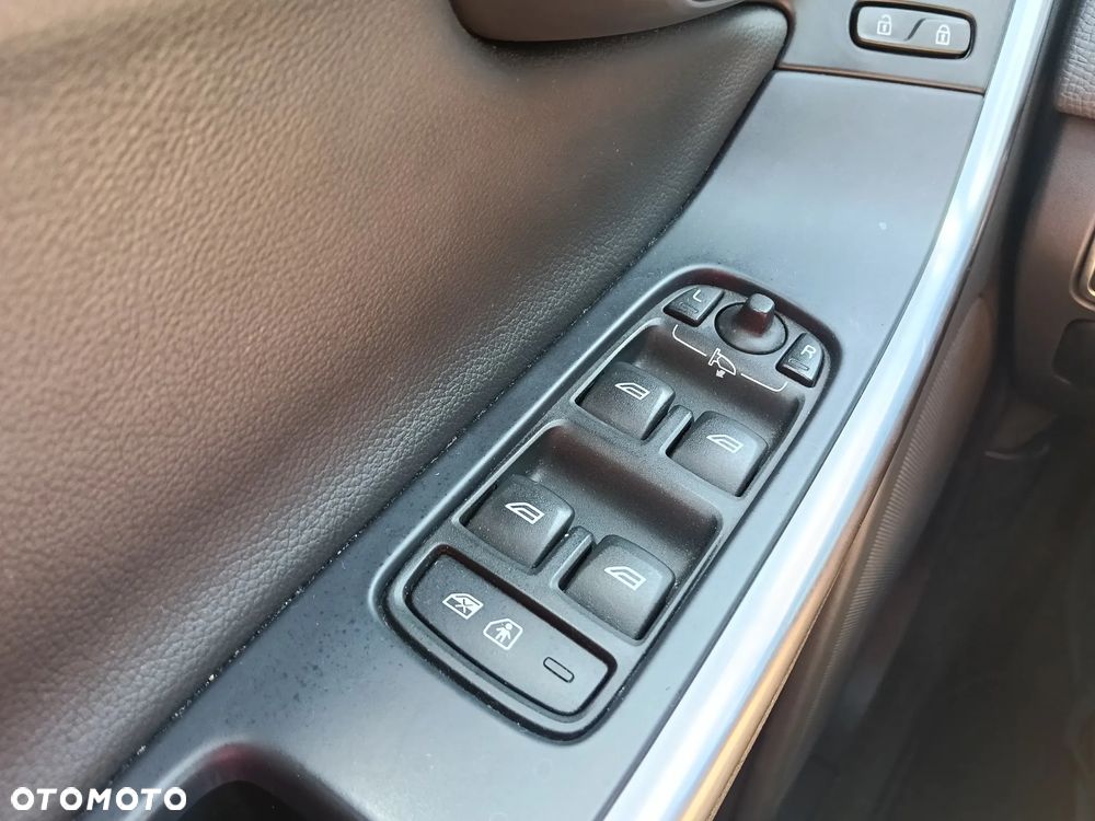 Volvo XC 60 D3 Geartronic Summum - 38