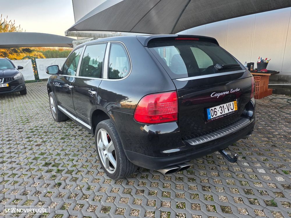 Porsche Cayenne Turbo - 13